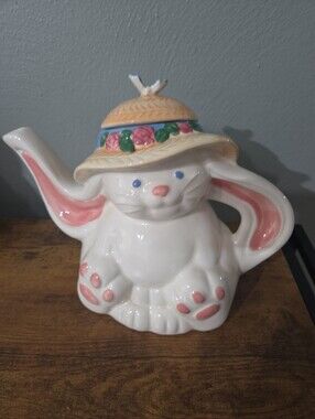 Vintage 1991 Treasure Craft Ceramic Bonnet Bunny Rabbit Teapot Made In USA.